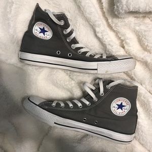 Women’s/Men’s high top converse!